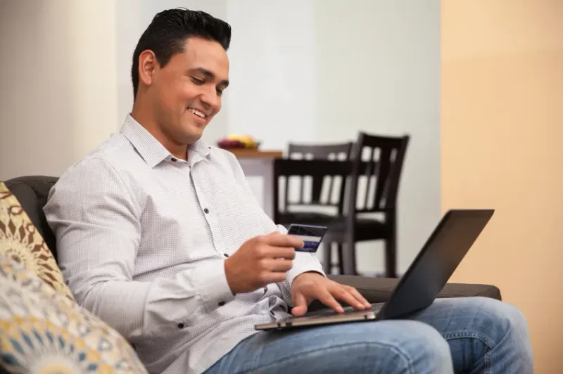 Cartão Smiles: vantagens, categorias e como acumular milhas