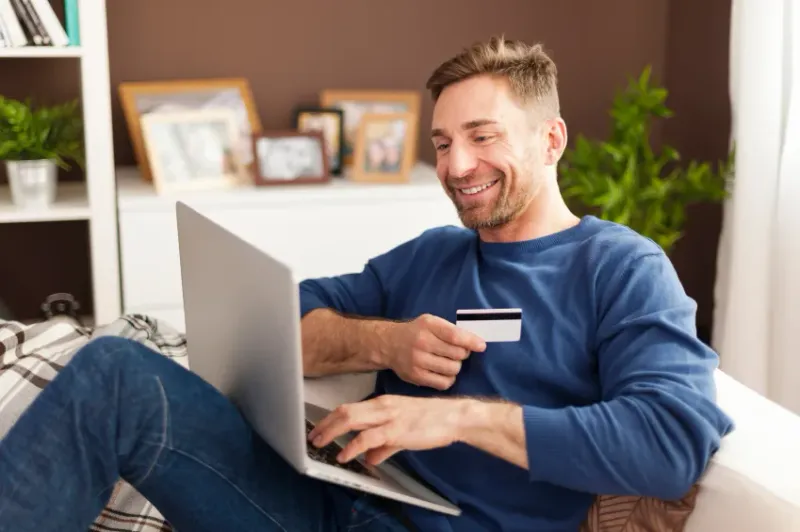 Como Viajar Confortavelmente na Classe Econômica: 5 Dicas
